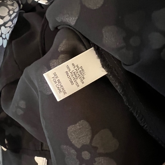 NWT- Cato Black and White Floral Blouse Sheer Sleeves Size Medium. - Picture 7 of 8